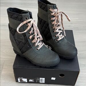 Sorel Lexi Wedge waterproof boots NWOT - Size 6.5